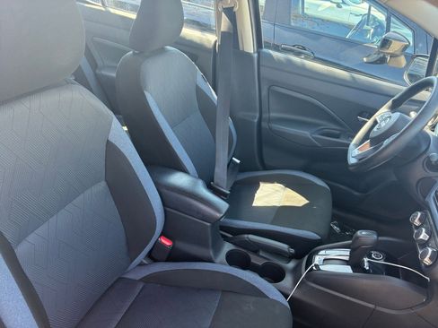 Used 2025 Nissan Versa SV FWD image 31