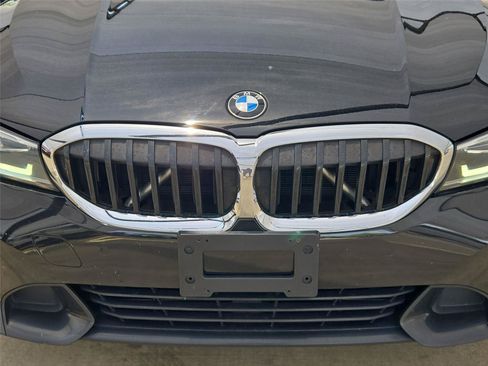 Used 2019 BMW 330i xDrive Sedan w/ Premium Package AWD/4WD image 6