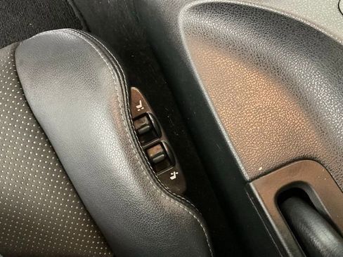 Used 2017 Nissan 370Z Touring image 28