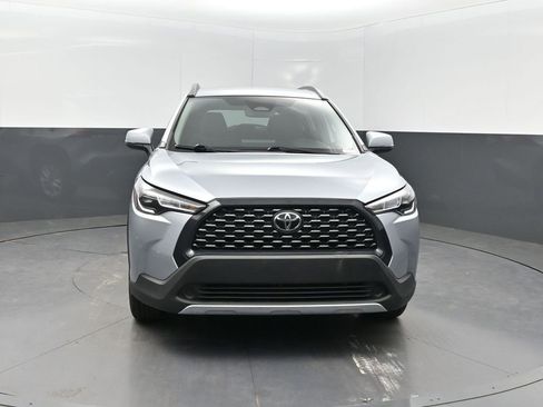 Used 2024 Toyota Corolla Cross LE image 32