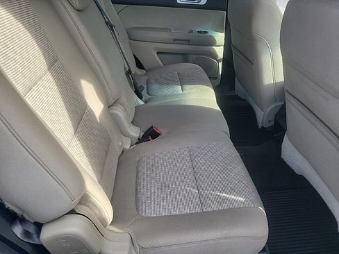 Used 2014 Ford Explorer XLT image 24