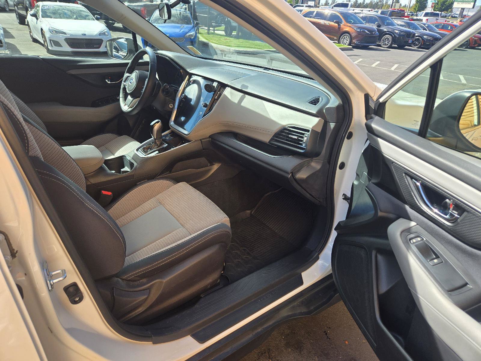Used 2022 Subaru Outback Premium AWD/4WD image 11