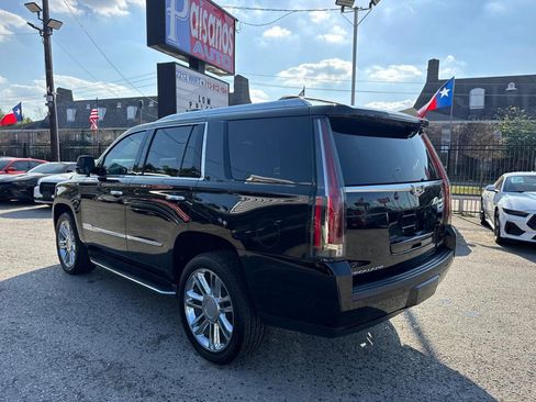 Used 2019 Cadillac Escalade 2WD image 7
