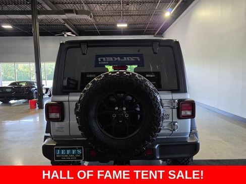 Used 2024 Jeep Wrangler Unlimited Sport AWD/4WD image 5