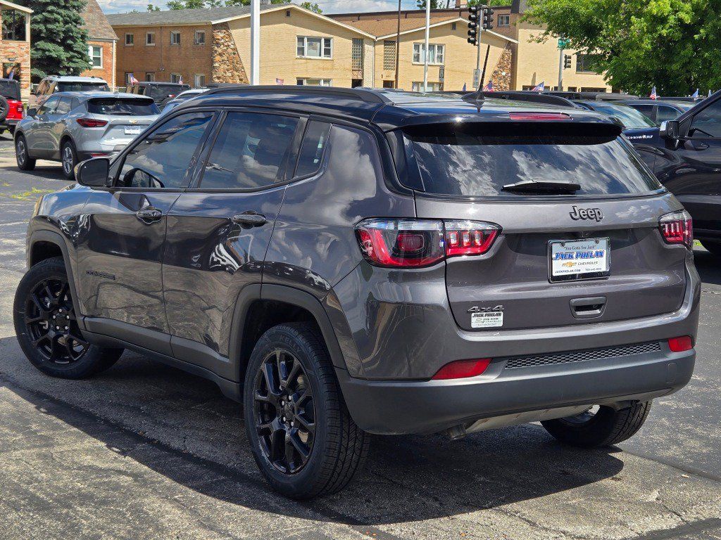 Used 2024 Jeep Compass Latitude w/ Altitude Special Edition AWD/4WD image 15