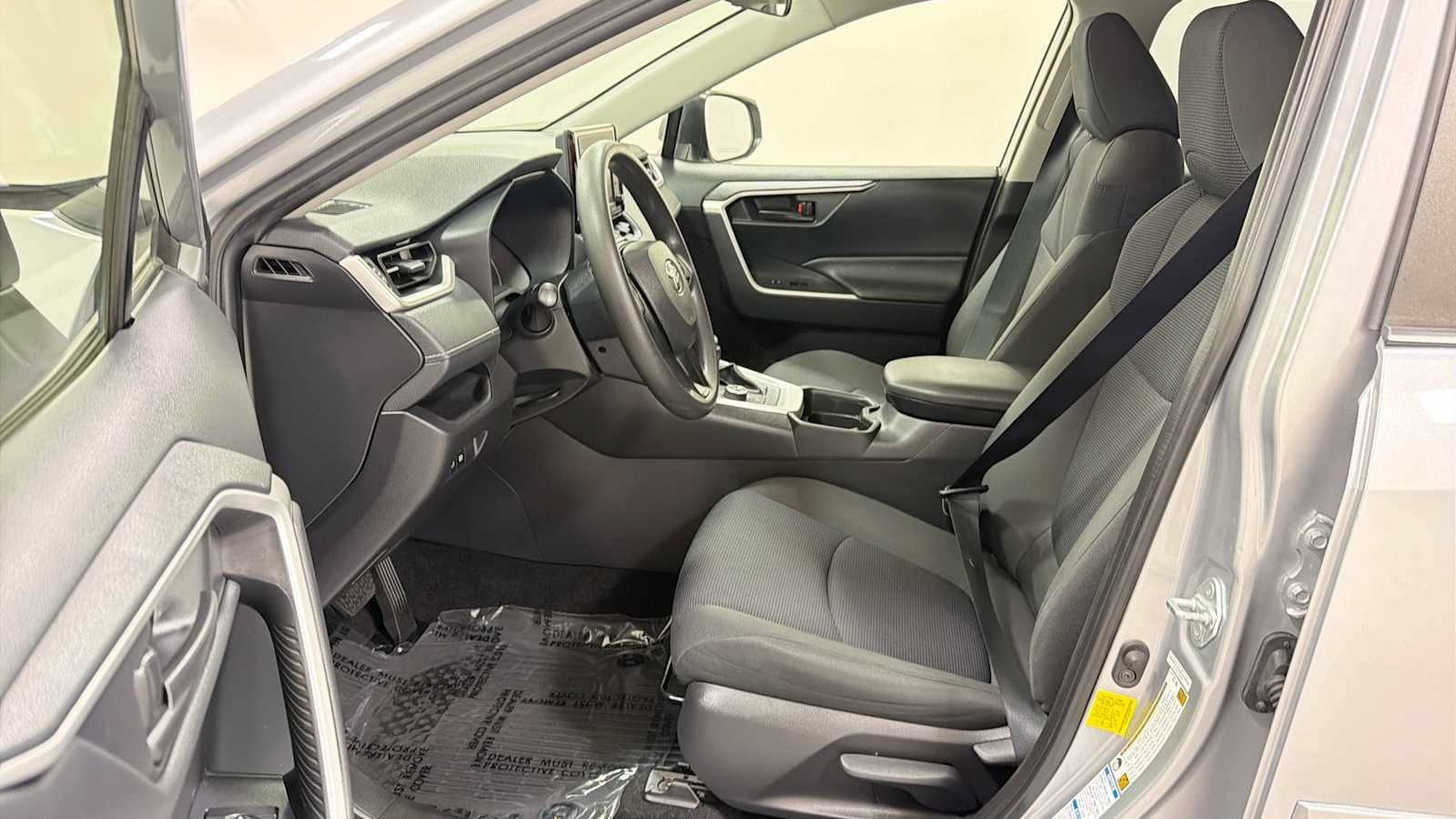 Certified 2021 Toyota RAV4 LE AWD/4WD image 13
