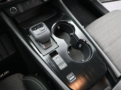 Used 2022 Nissan Rogue SV image 20