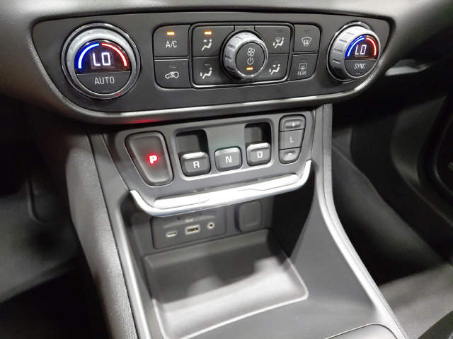 Certified 2021 GMC Terrain SLT w/ Infotainment Package II AWD/4WD image 32