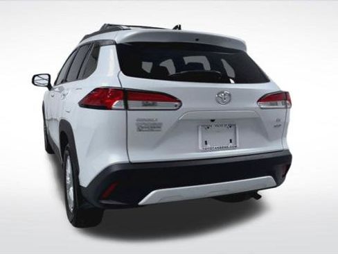 Certified 2025 Toyota Corolla Cross LE w/ Moonroof Package AWD/4WD image 23