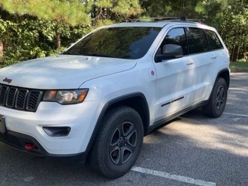 Used 2017 Jeep Grand Cherokee Trailhawk AWD/4WD image 1