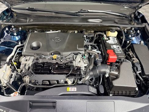 Used 2018 Toyota Camry XLE image 32