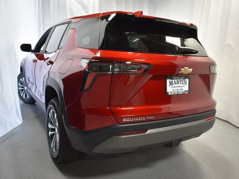 New 2026 Chevrolet Equinox LT w/ Convenience Package II AWD/4WD image 8