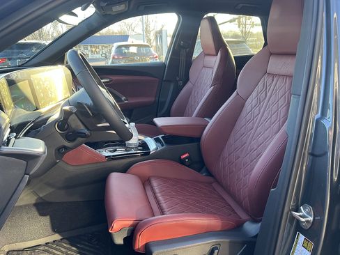 Used 2025 Audi SQ5 Prestige image 10