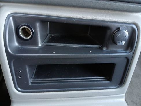 Used 2003 Chevrolet Suburban 4WD image 6