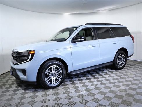 Certified 2025 Ford Expedition Active image 5