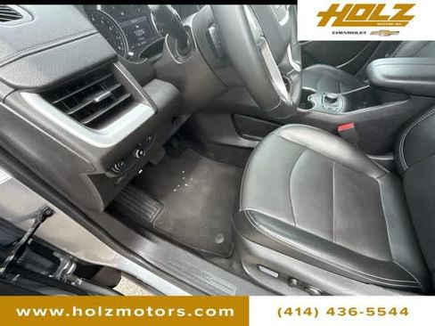 Certified 2024 GMC Terrain SLT AWD/4WD image 33