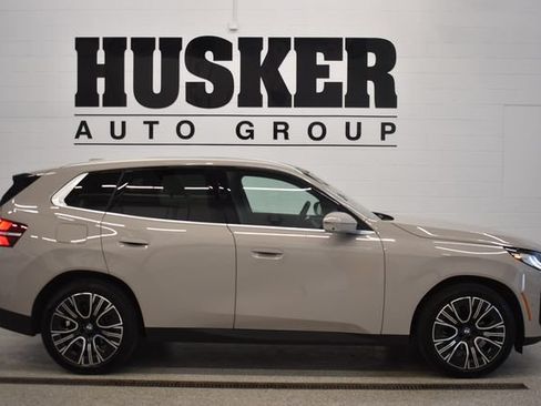 Used 2025 BMW X3 xDrive30i AWD/4WD image 2