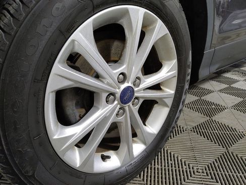 Used 2018 Ford Escape SE w/ Ford Safe & Smart Package FWD image 31