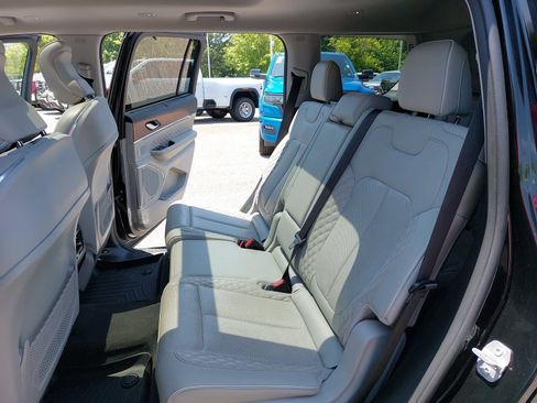 Used 2021 Jeep Grand Cherokee L Summit w/ Advanced Protech Group IV AWD/4WD image 15