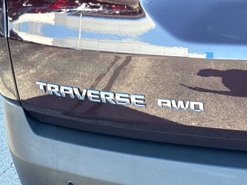 Used 2023 Chevrolet Traverse LT w/ LPO, Floor Liner Package image 8