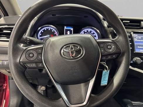 Used 2020 Toyota Camry LE image 23