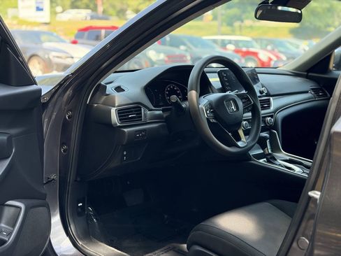 Used 2022 Honda Accord LX image 9