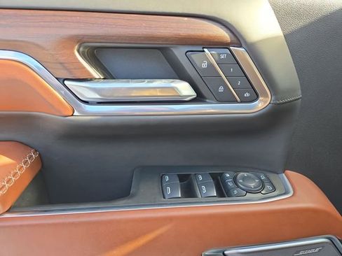 Used 2024 GMC Sierra 2500 Denali Ultimate image 15