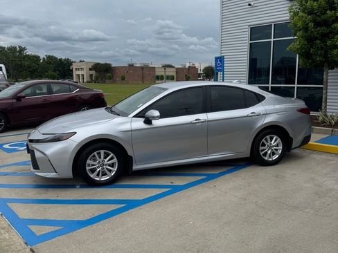 Used 2025 Toyota Camry LE w/ Convenience Package AWD/4WD image 3