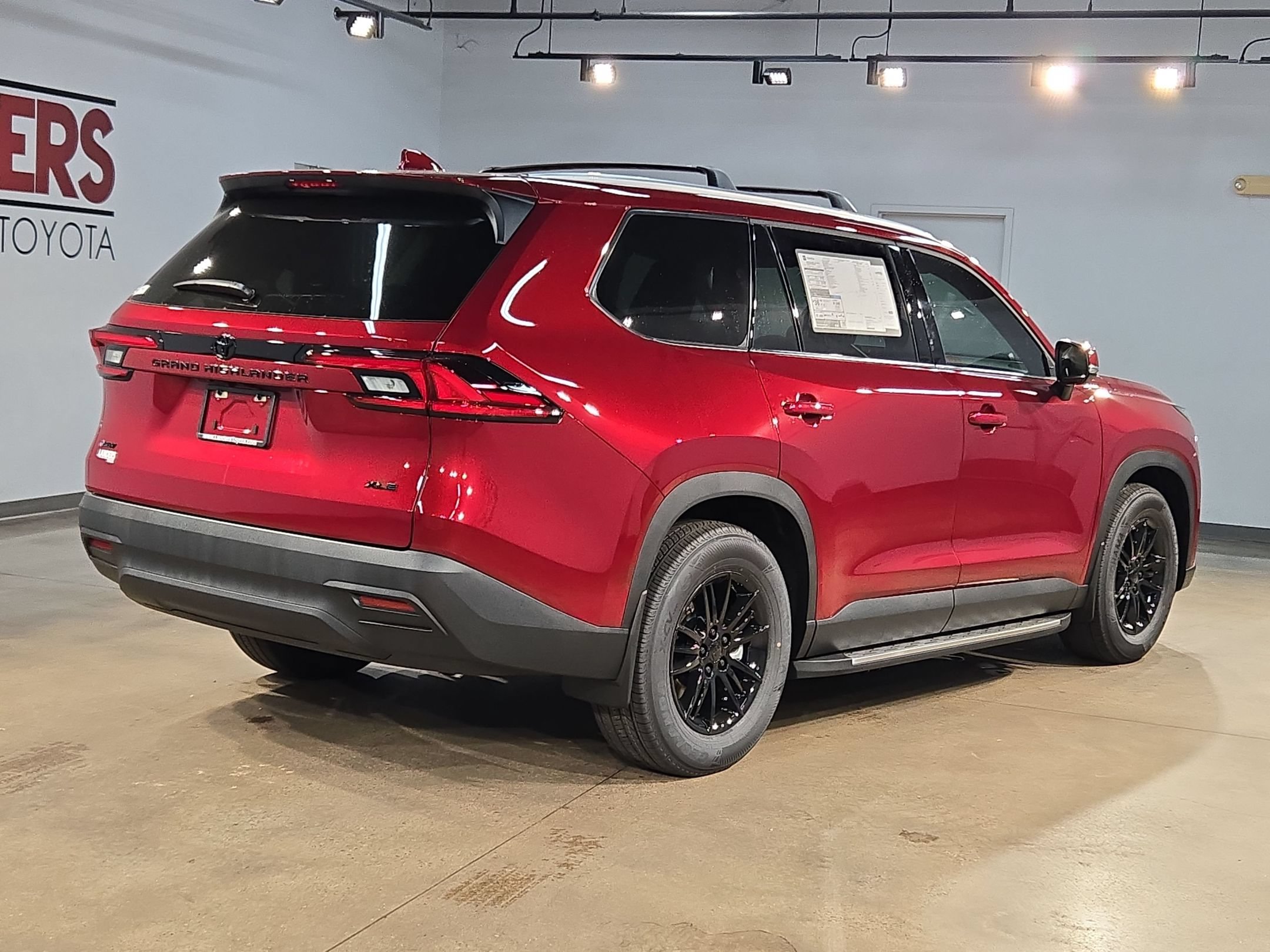 New 2026 Toyota Grand Highlander XLE FWD image 7