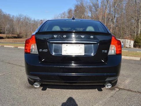 Used 2011 Volvo S40 T5 w/ Preferred Pkg image 7