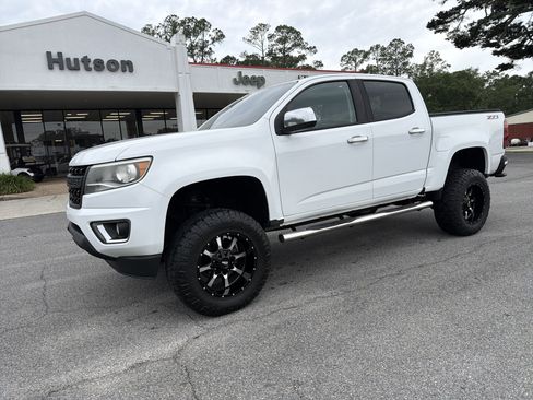 Used 2016 Chevrolet Colorado Z71 AWD/4WD image 2
