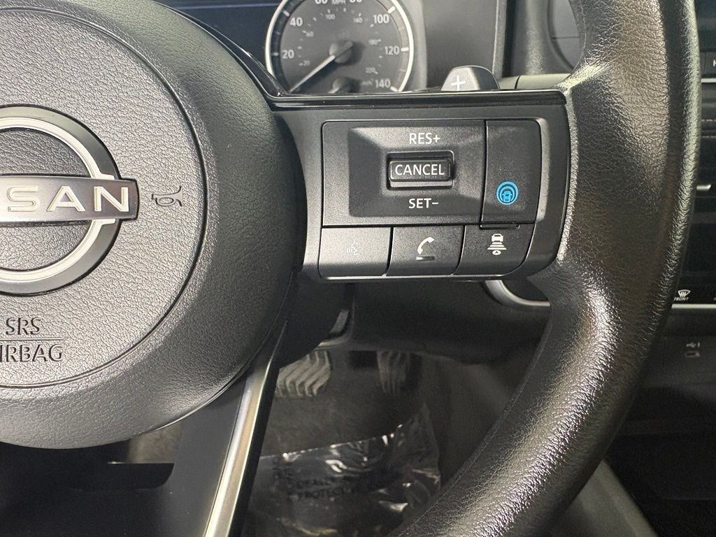 Used 2023 Nissan Rogue SV FWD image 25