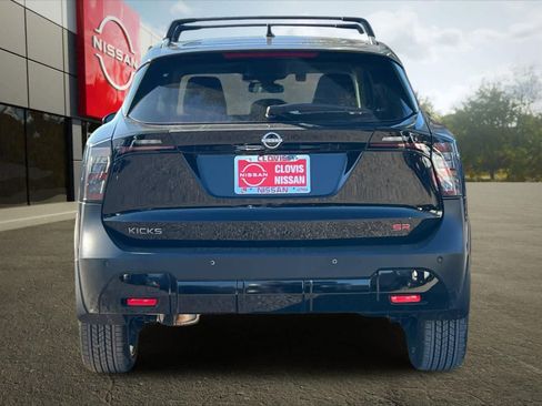 New 2026 Nissan Kicks SR w/ Illumination Package FWD image 8