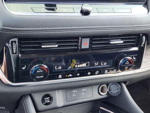 Used 2025 Nissan Rogue Platinum FWD image 20