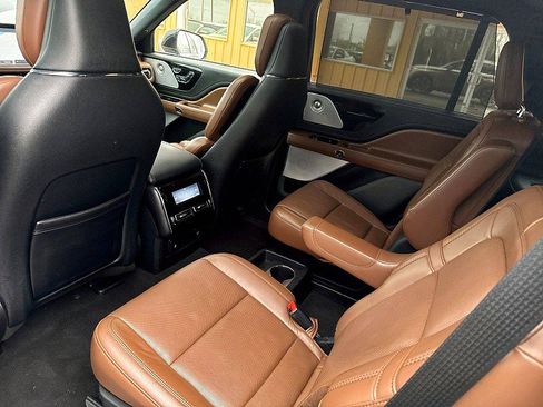 Used 2021 Lincoln Aviator Reserve w/ Equipment Group 202A AWD/4WD image 12