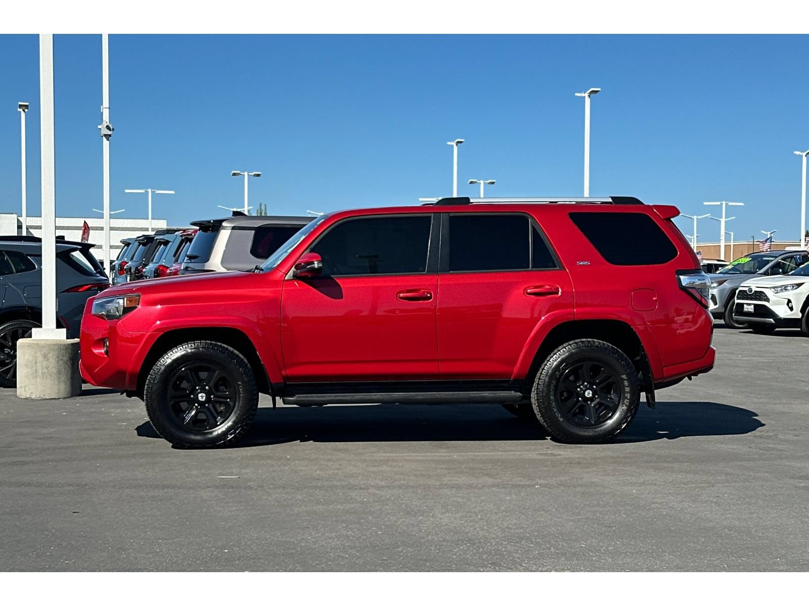 Certified 2022 Toyota 4Runner SR5 Premium w/ Moonroof Package AWD/4WD image 7