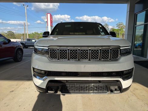 Used 2024 Jeep Grand Wagoneer Series III w/ HD Trailer Tow Package image 2