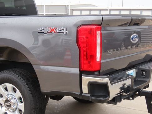 Used 2023 Ford F250 XLT image 15