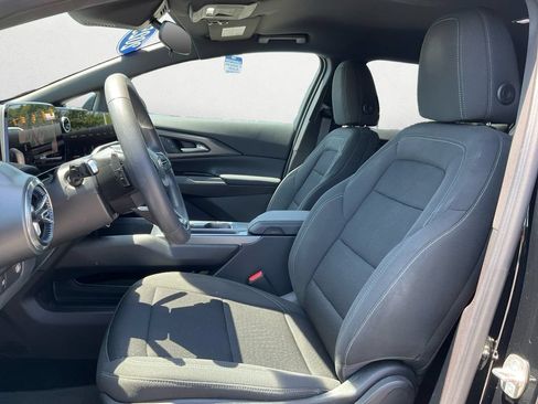 Used 2025 Chevrolet Equinox EV LT FWD image 22