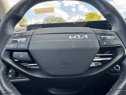 Certified 2026 Kia Sportage LX FWD image 16