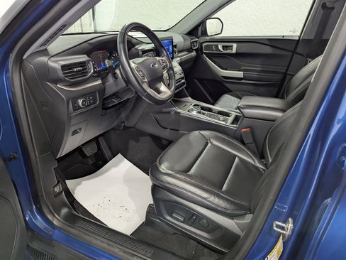 Used 2020 Ford Explorer XLT w/ Equipment Group 202A image 16