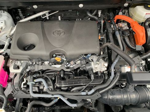 Used 2025 Toyota RAV4 LE image 31