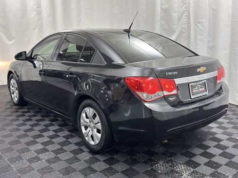Used 2013 Chevrolet Cruze LS image 6