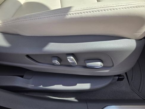 Used 2024 Cadillac XT5 Premium Luxury FWD image 18