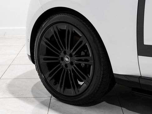 Used 2024 Land Rover Range Rover SE image 51