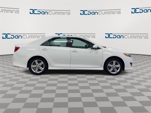 Used 2012 Toyota Camry SE image 9
