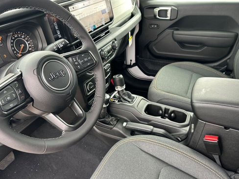 New 2026 Jeep Gladiator Sport image 7