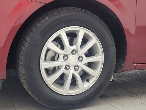 Used 2017 Chevrolet Sonic LT image 31