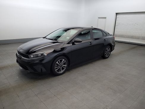 Used 2023 Kia Forte LXS FWD image 2