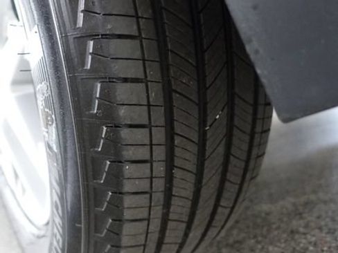 Used 2024 Chevrolet Equinox LT w/ LPO, Floor Liner Package FWD image 27